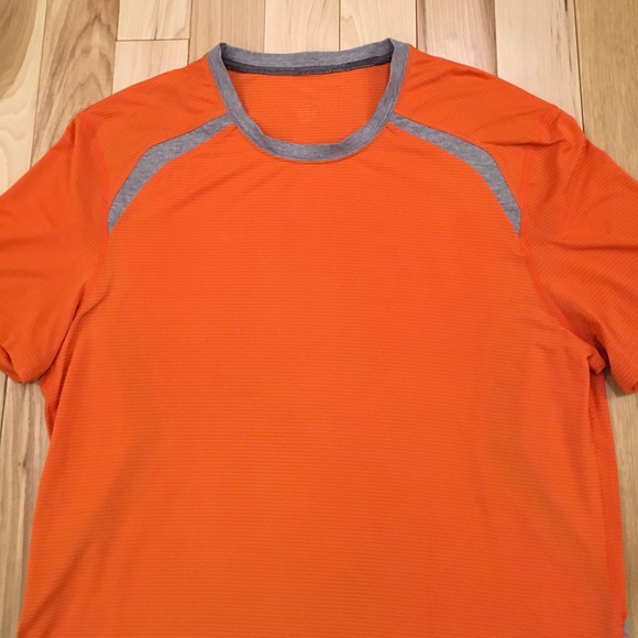 Lululemon Mens Athletic Shirt Size L with Old Logo - Picture 3 of 11